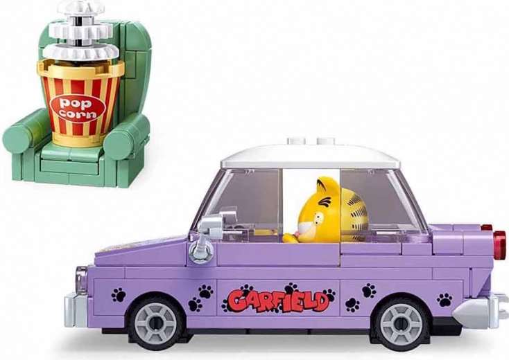 Στυλάτο αυτοκίνητο με ρυμουλκούμενο στα χρώματα του Garfield