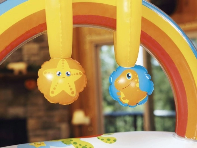 Αψίδα με διασκεδαστικά σφυριχτά παιχνίδια