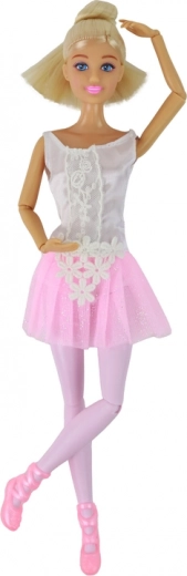 Αληθινή μπαλαρίνα στο παιδικό δωμάτιο