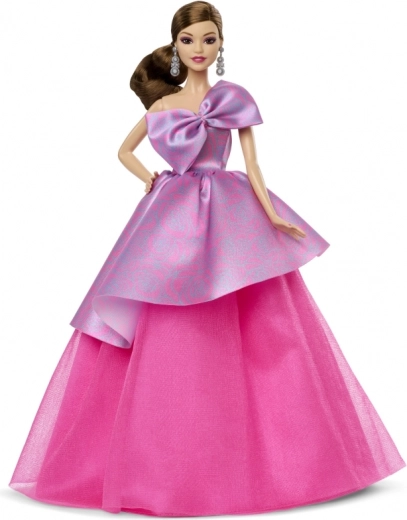 Όμορφο φόρεμα με κομψές λεπτομέρειες