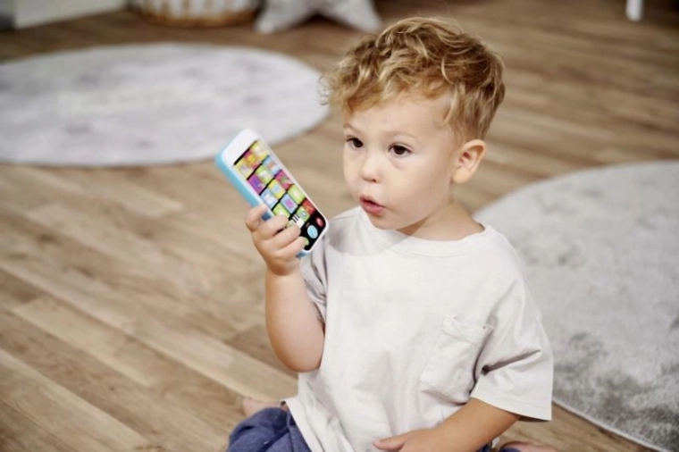 Παιχνίδι τηλεφώνου όπως οι μεγάλοι