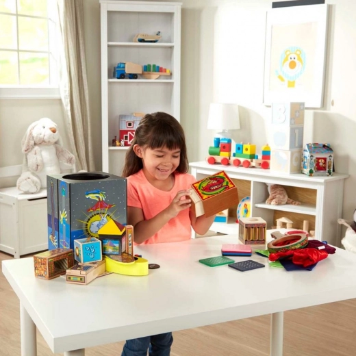 Αναπτύσσει δημιουργικότητα και δεξιοτεχνία