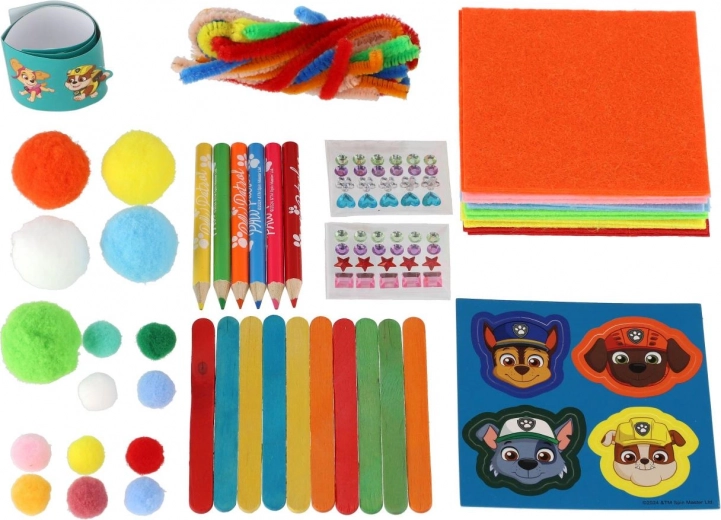 Πλούσιο σετ δημιουργικών υλικών