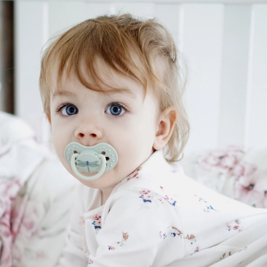 Δυναμική σιλικονούχα θηλή που μιμείται τον φυσικό θηλασμό