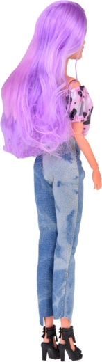 Μοντέρνο outfit με τζιν και τακούνια