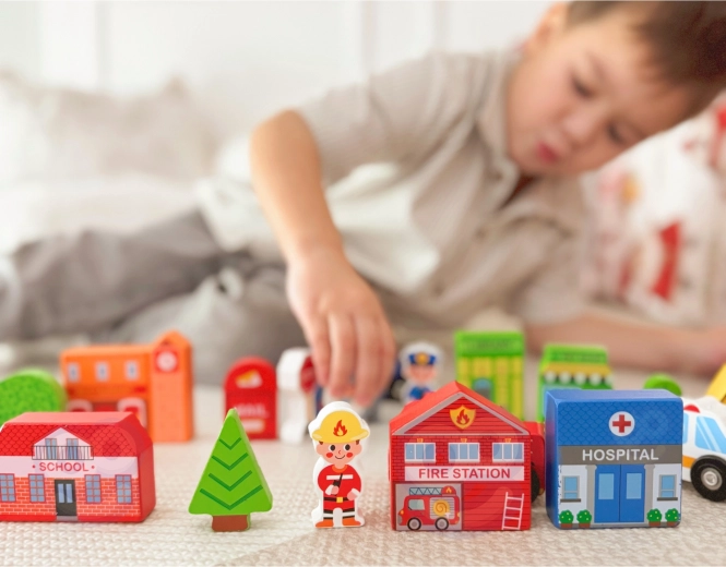 Υποστηρίζει τη φαντασία και τις κοινωνικές δεξιότητες