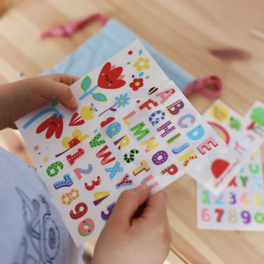 Προσωποποίηση με όνομα χάρη σε γράμματα και αριθμούς