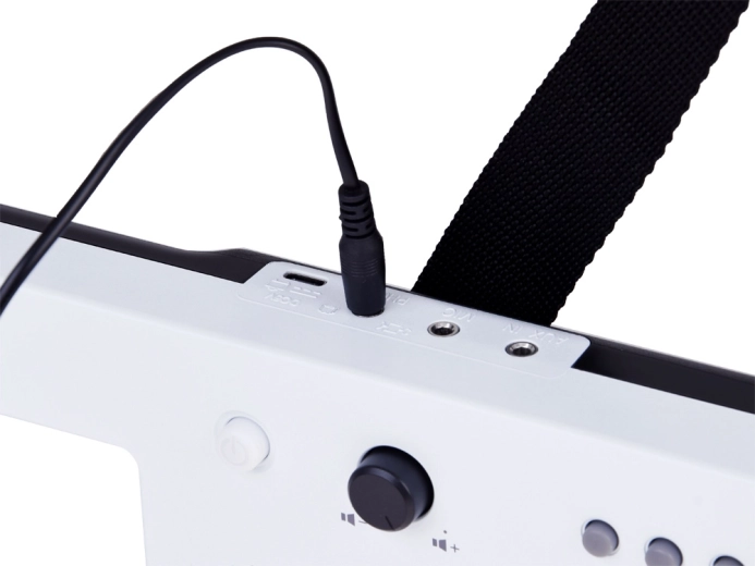 Φόρτιση USB και πρακτικές υποδοχές