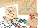 Ξύλινο geoboard – εκπαιδευτικός γεωπίνακας με πολύχρωμα λαστιχάκια και κάρτες μοτίβων